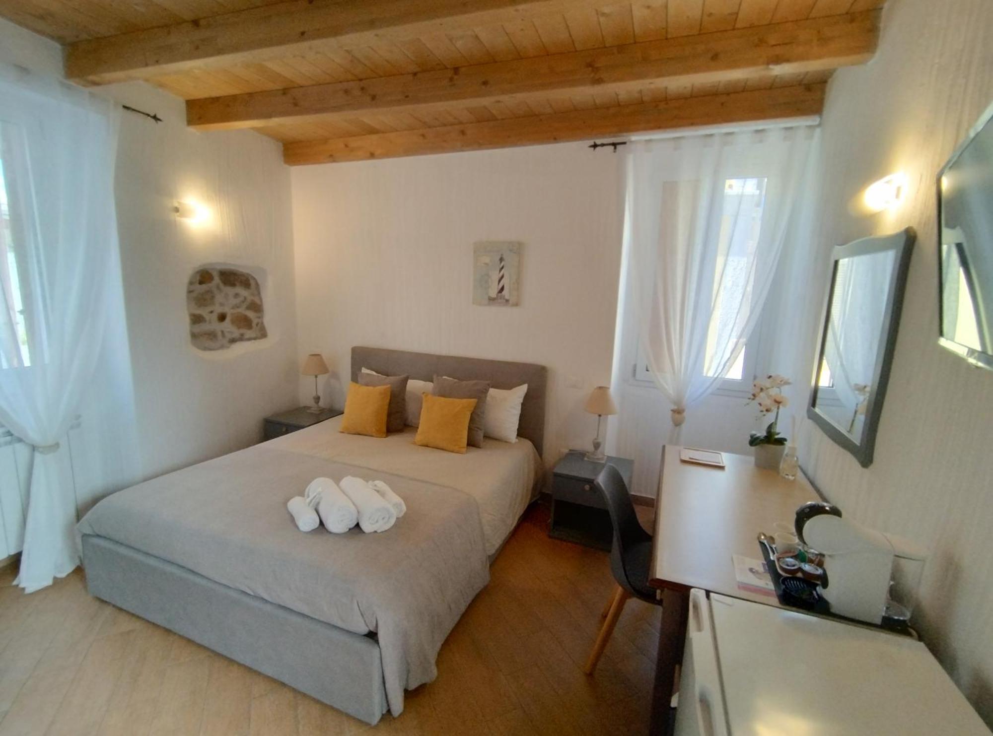 Holmann Suite & Rooms Olbia Esterno foto