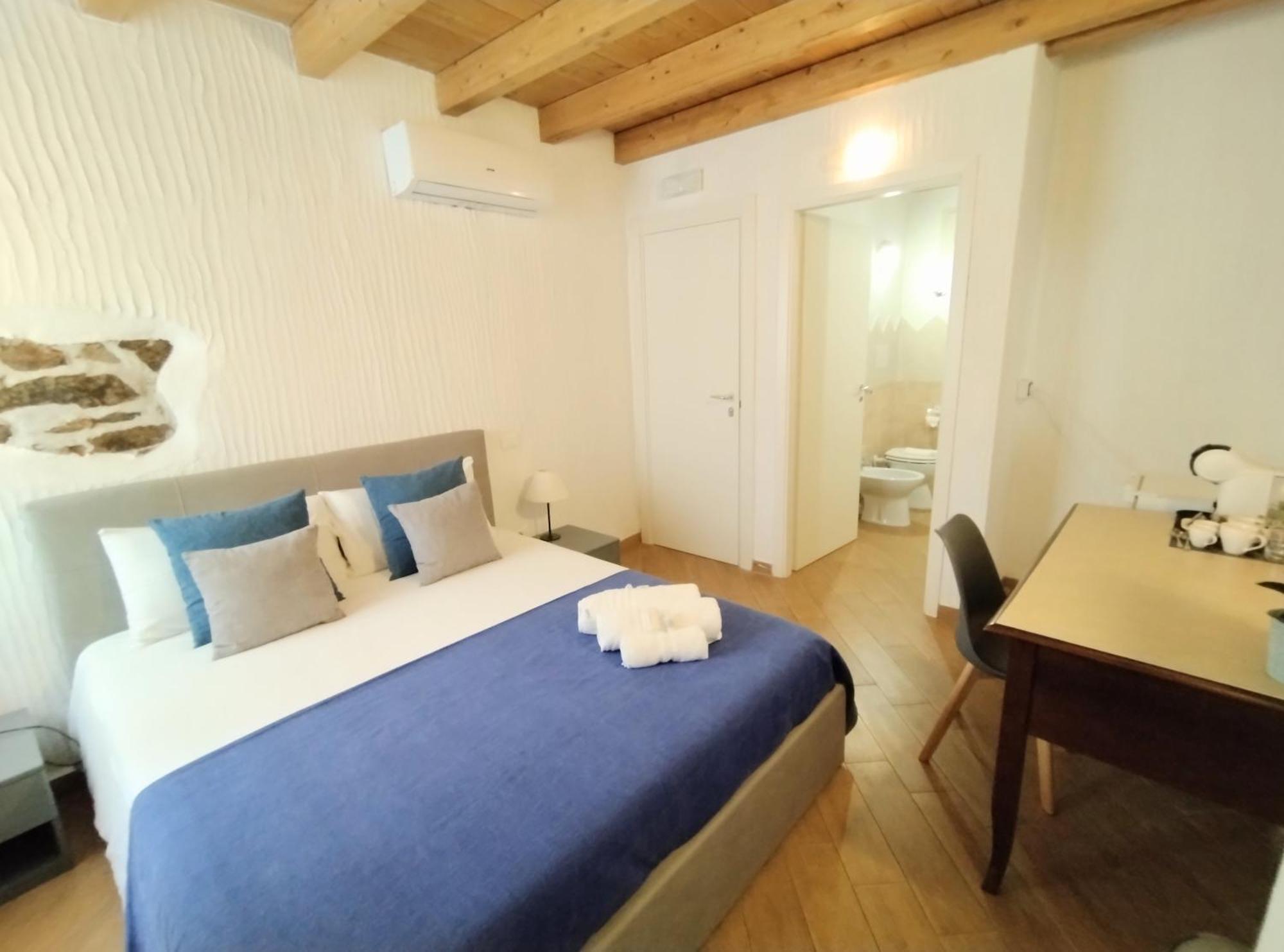 Holmann Suite & Rooms Olbia Esterno foto