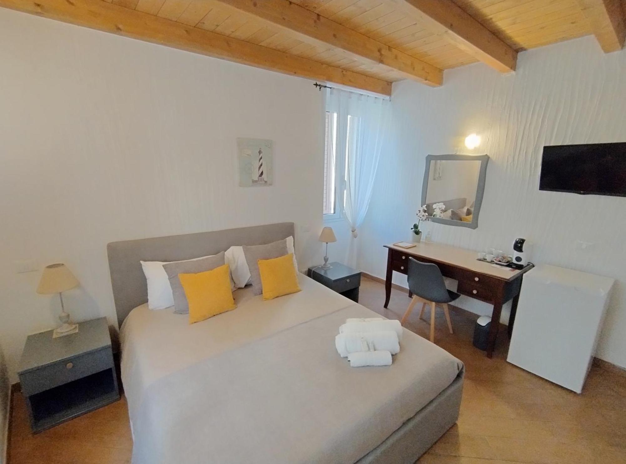 Holmann Suite & Rooms Olbia Esterno foto