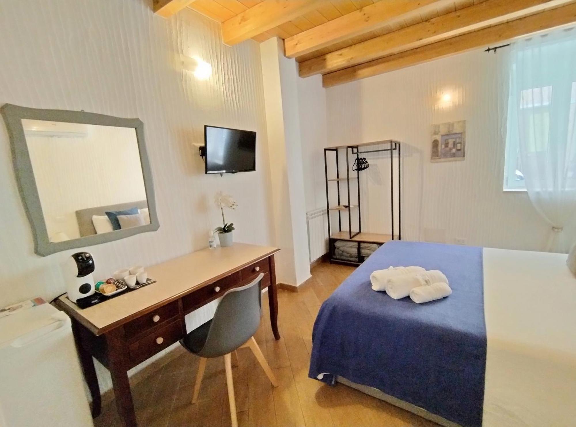 Holmann Suite & Rooms Olbia Esterno foto